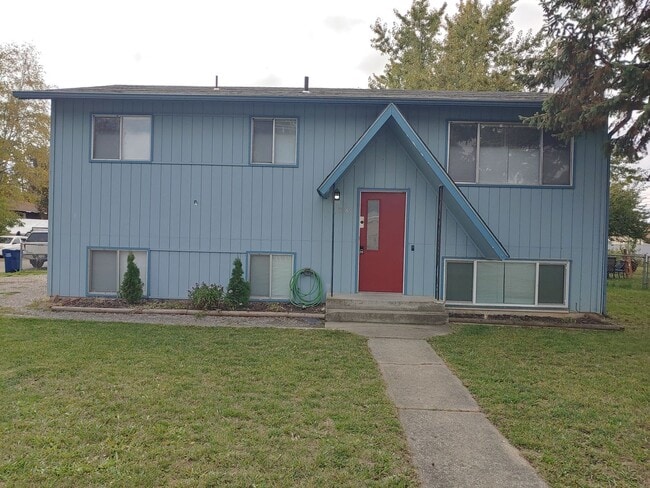 property at 808 W Marie Ave