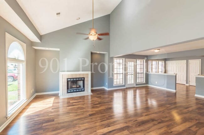 1632 Beaver Trail Dr in Memphis, TN - Building Photo - Building Photo