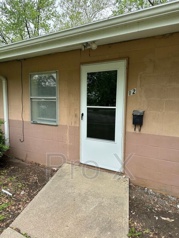 property at 825 S Cherokee St