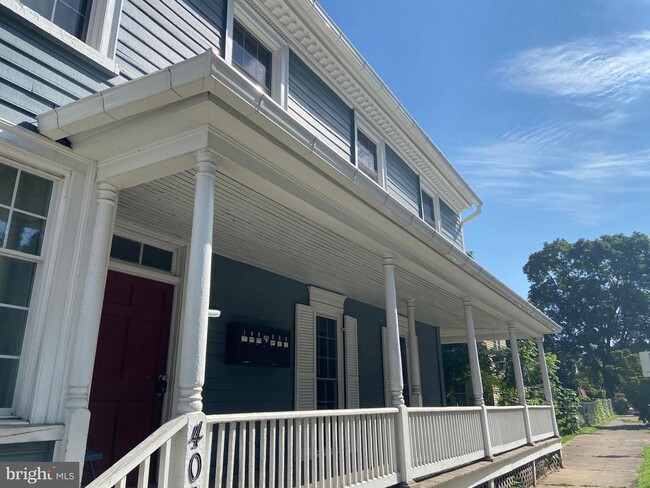 400 E Washington St in Charles Town, WV - Building Photo - Building Photo