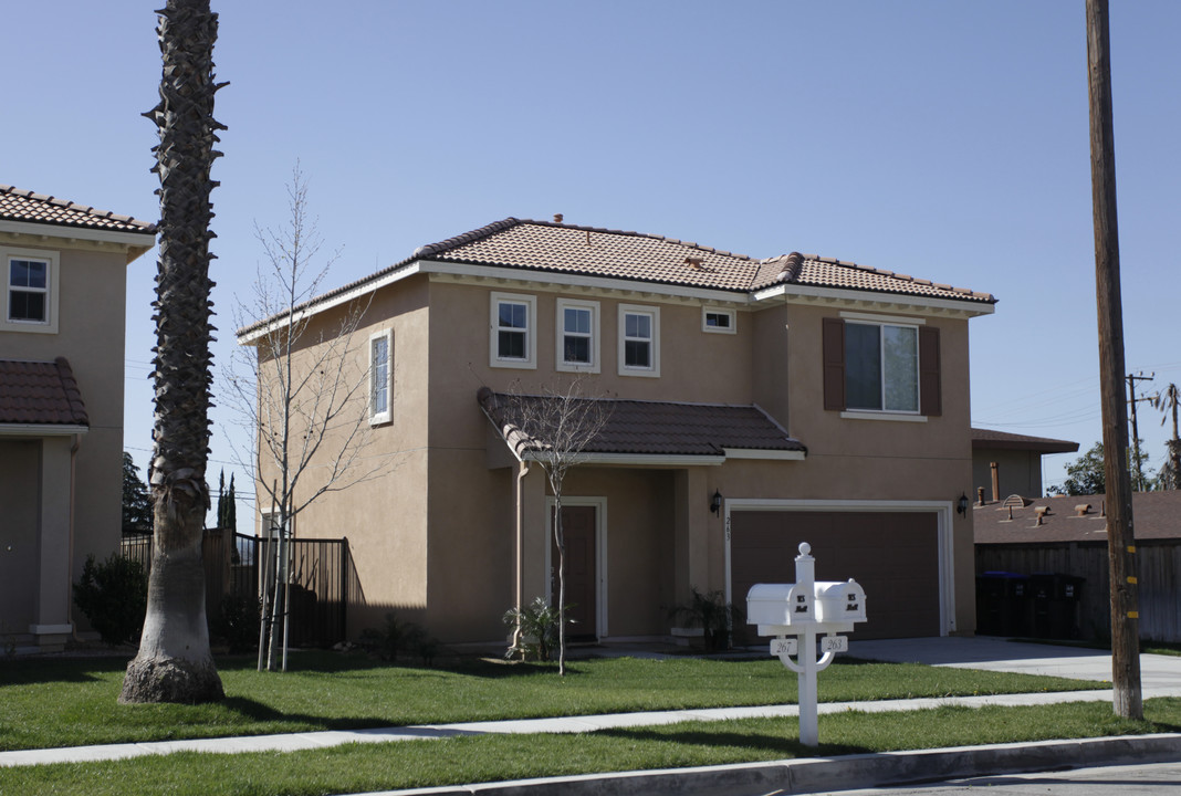 263 E 49th St in San Bernardino, CA - Building Photo