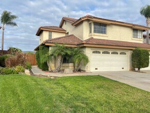 2323 Summerhill Dr in Encinitas, CA - Building Photo - Building Photo