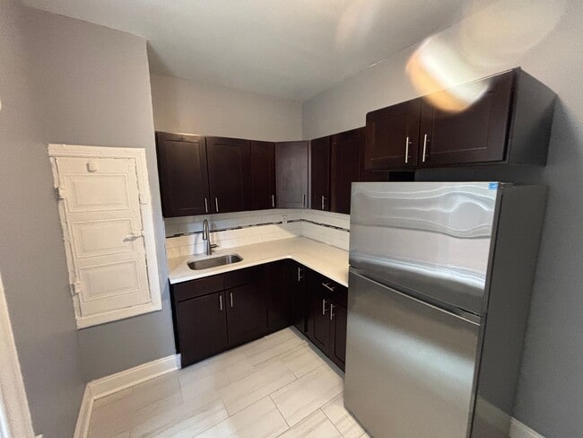 645 Bergen Ave in Jersey City, NJ - Building Photo - Building Photo