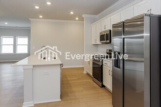 303 Pond Spg Dr in Huntsville, AL - Building Photo - Building Photo