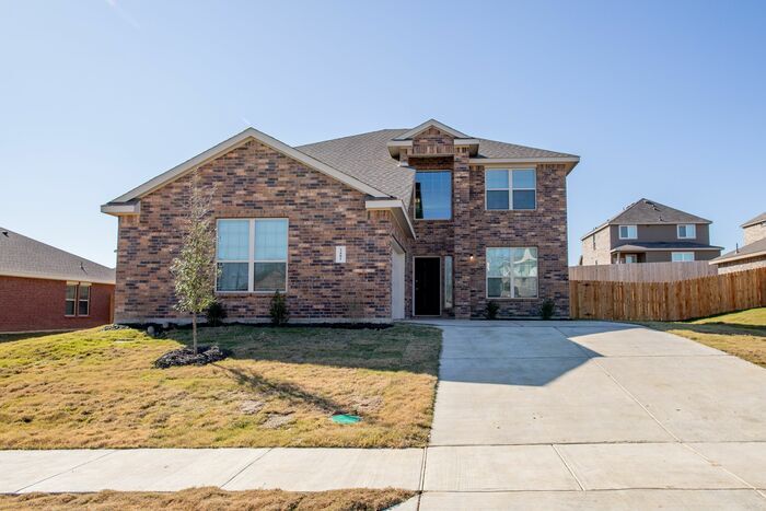 3401 Sonoma Trail in Ennis, TX - Building Photo