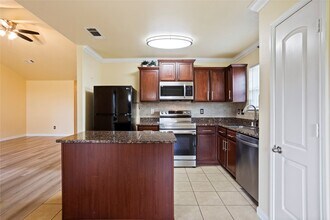 9427 Gold Mountain Dr in Rosharon, TX - Building Photo - Building Photo