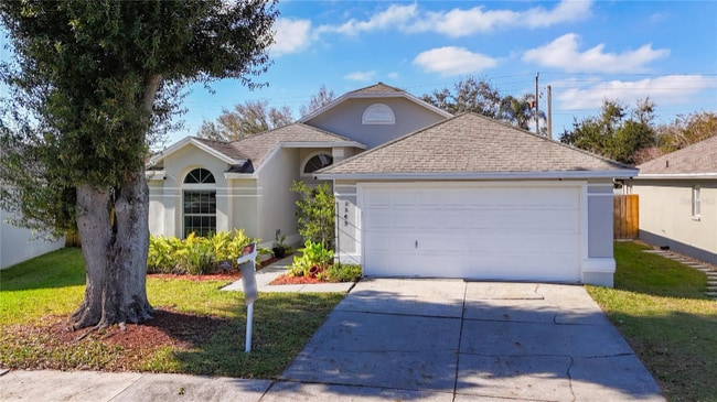 1549 Chepacket St in Brandon, FL - Building Photo - Building Photo