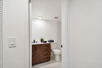 9700 Starkey Rd in Seminole, FL - Building Photo - Building Photo
