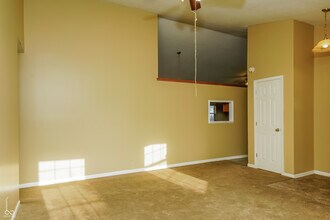 1167 Oak Leaf Rd in Franklin, IN - Building Photo - Building Photo