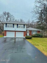 79A Wertman Ln in Albany, NY - Building Photo