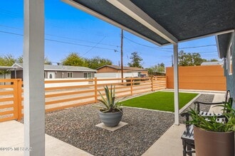 1625 W Buckeye Ln in Tucson, AZ - Foto de edificio - Building Photo