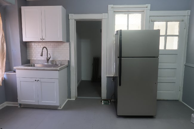 property at 9812 S Avenue H