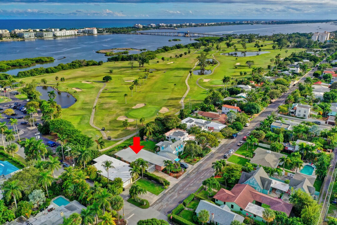 626 N Lakeside Dr in Lake Worth Beach, FL - Building Photo