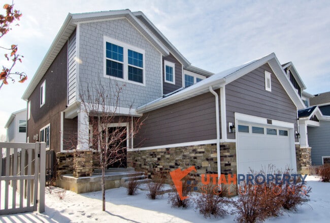 property at 4693 Daisy Ln