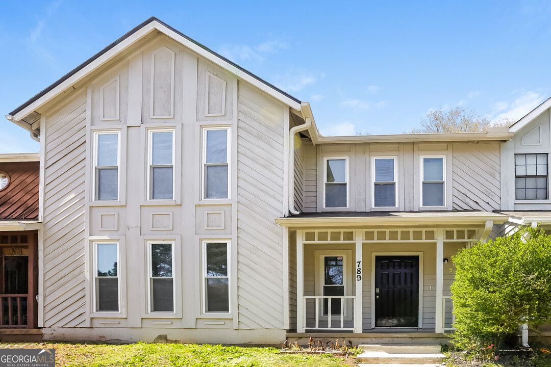 789 Heritage Oaks Dr in Stone Mountain, GA - Building Photo