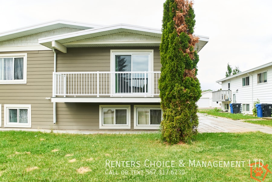 2318-2318 23 St N in Lethbridge, AB - Building Photo