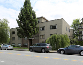 2012 Cornwall Ave in Vancouver, BC - Building Photo - Building Photo