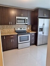 8041 SW 21st Ct in Miramar, FL - Building Photo - Building Photo