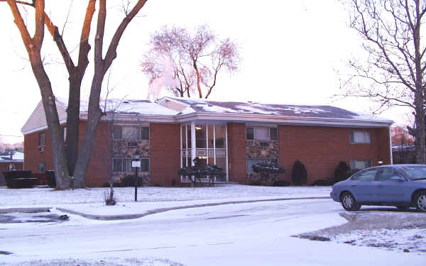 St.Moritz Apartments in Glen Ellyn, IL - Building Photo - Building Photo