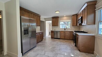 715 W Jefferson St in Kouts, IN - Building Photo - Building Photo