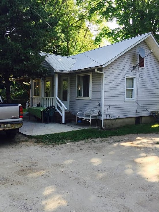 1 Fredericks Rd in Greenwood Lake, NY - Foto de edificio - Building Photo