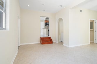 215 S Federal Hwy in Lake Worth Beach, FL - Building Photo - Building Photo