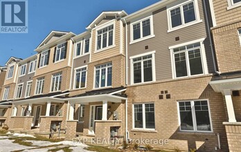 25 Canoe Ln. in Hamilton, ON - Building Photo - Building Photo