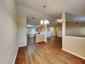 634 Mable Dr in La Vergne, TN - Foto de edificio - Building Photo