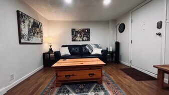 360 Columbia St NE, Unit Unit B in Salem, OR - Building Photo