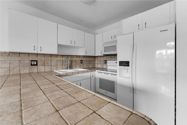 6350 SW 139th Ave in Miami, FL - Building Photo - Building Photo
