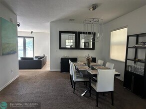 632 NE 193rd St in Miami, FL - Building Photo - Building Photo