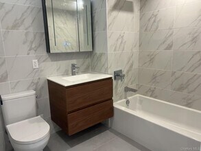 144-49 Northern Blvd in Queens, NY - Building Photo - Building Photo