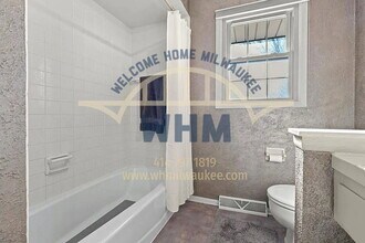 14955 W Fenway Dr in New Berlin, WI - Building Photo - Building Photo