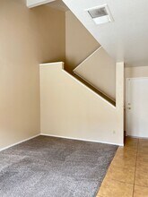 8106 Laborough Dr in Bakersfield, CA - Building Photo - Building Photo