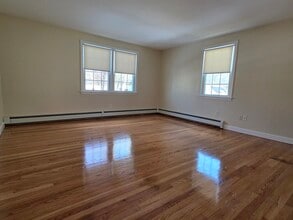 19 Goodwin Pl, Unit Goodwin in East Hartford, CT - Foto de edificio - Building Photo