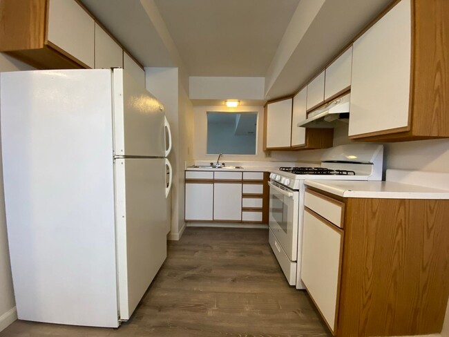 property at 733 Hemlock Square