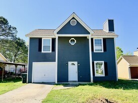 2531 Clovis Rd SW in Huntsville, AL - Building Photo