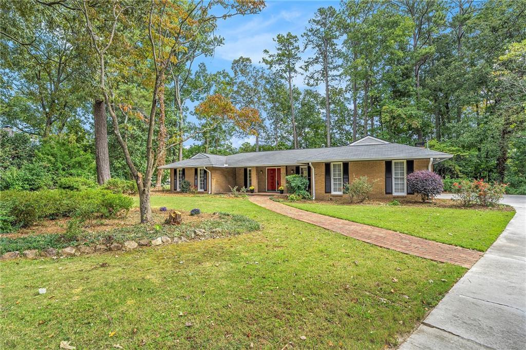 2324 Waterton Ct in Dunwoody, GA - Building Photo