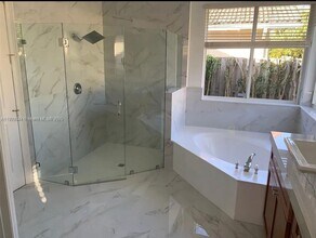 28 NW 108th Way in Plantation, FL - Building Photo - Building Photo