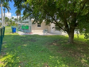 1454 Byron Rd in Ft. Myers, FL - Building Photo - Building Photo