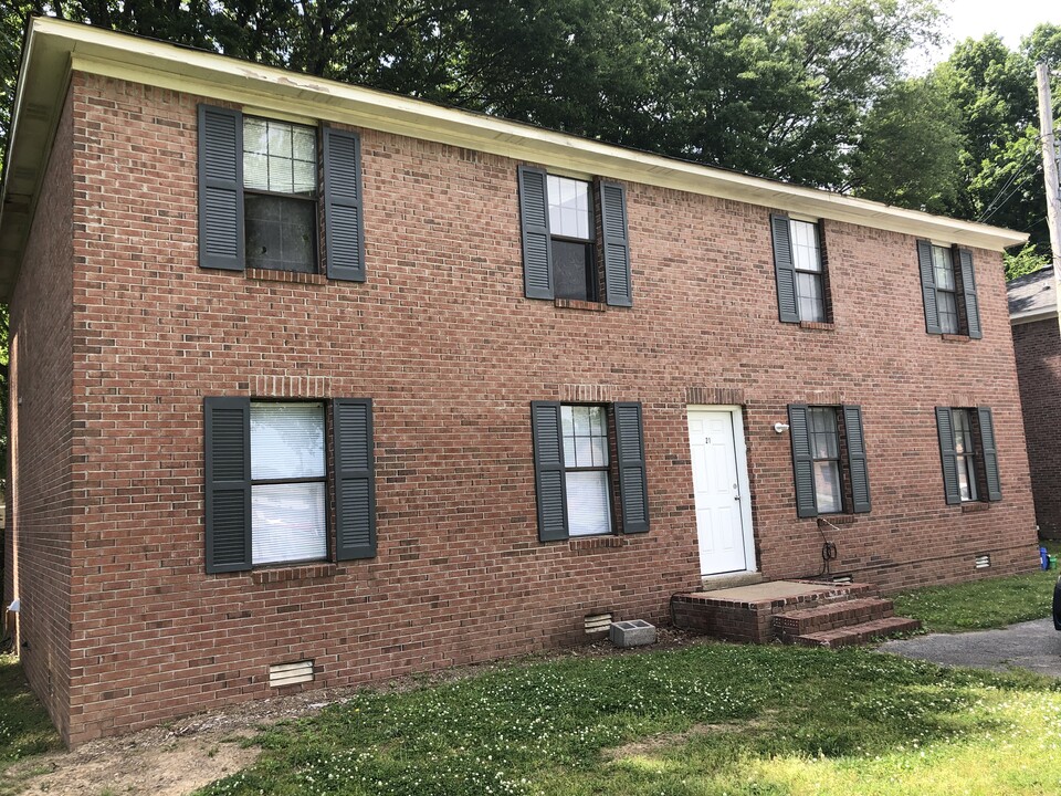 21 Brianfield Cv, Unit D in Jackson, TN - Building Photo