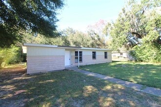 6861 Melanie Dr in Pensacola, FL - Foto de edificio - Building Photo