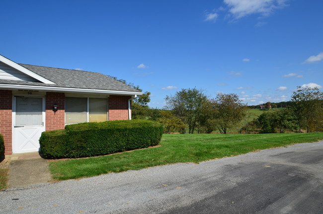 Sunbury Estates Apartments in Butler, PA - Building Photo - Building Photo