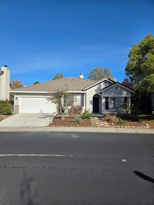 109 Cobble Ridge Dr in Folsom, CA - Building Photo