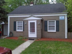 830 Sylvan Ave in Ann Arbor, MI - Building Photo