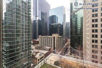 210 N Wells St, Unit FL15-ID228 in Chicago, IL - Foto de edificio - Building Photo