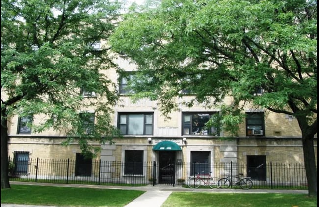 property at 1907 W Wilson Ave