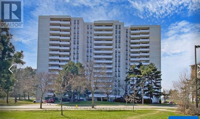 property at 20-1120 Forest Manor Rd