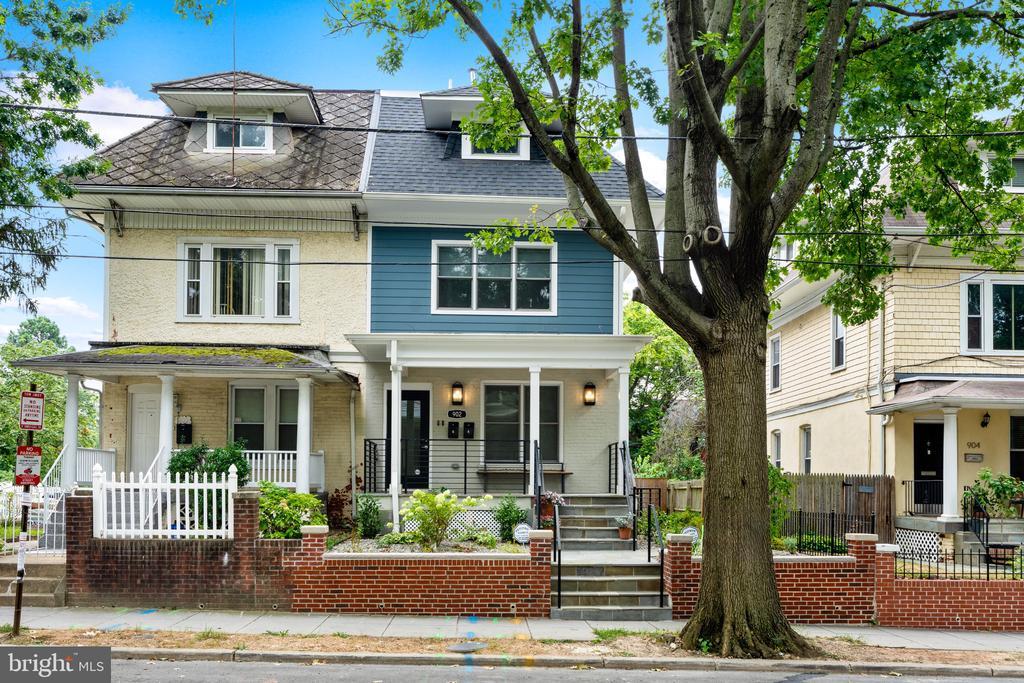 902 Webster St NW in Washington, DC - Foto de edificio
