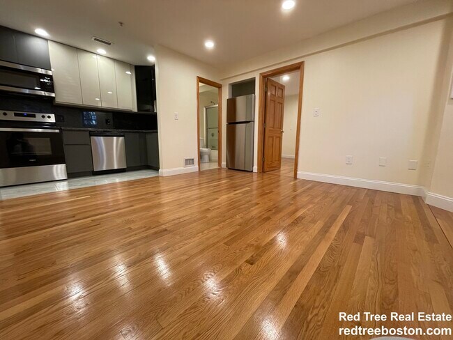 1801 Beacon St in Brookline, MA - Building Photo - Building Photo